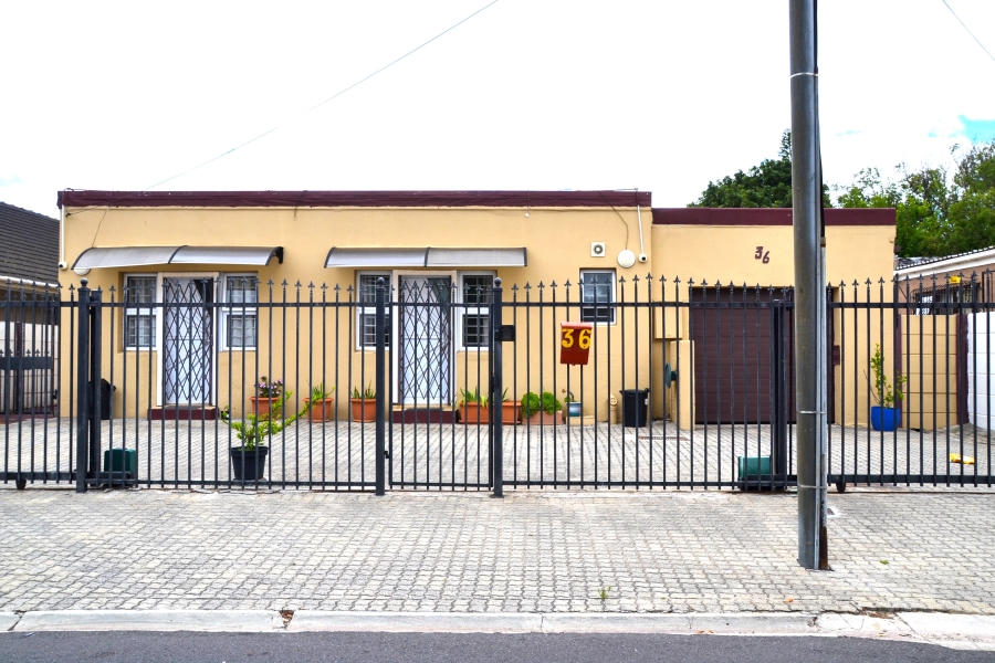 4 Bedroom Property for Sale in Rondebosch East Western Cape